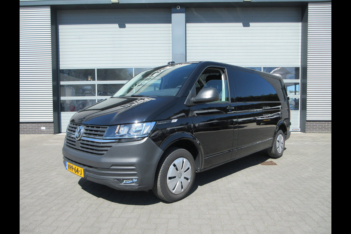 Volkswagen Transporter 2.0 TDI L2H1 airco navigatie trekhaak