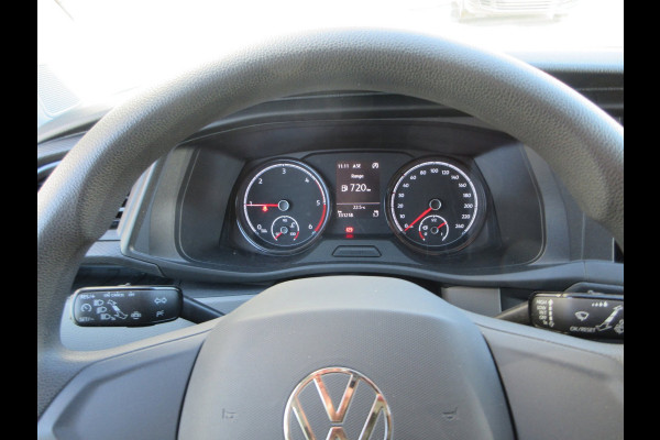 Volkswagen Transporter 2.0 TDI L2H1 airco navigatie trekhaak