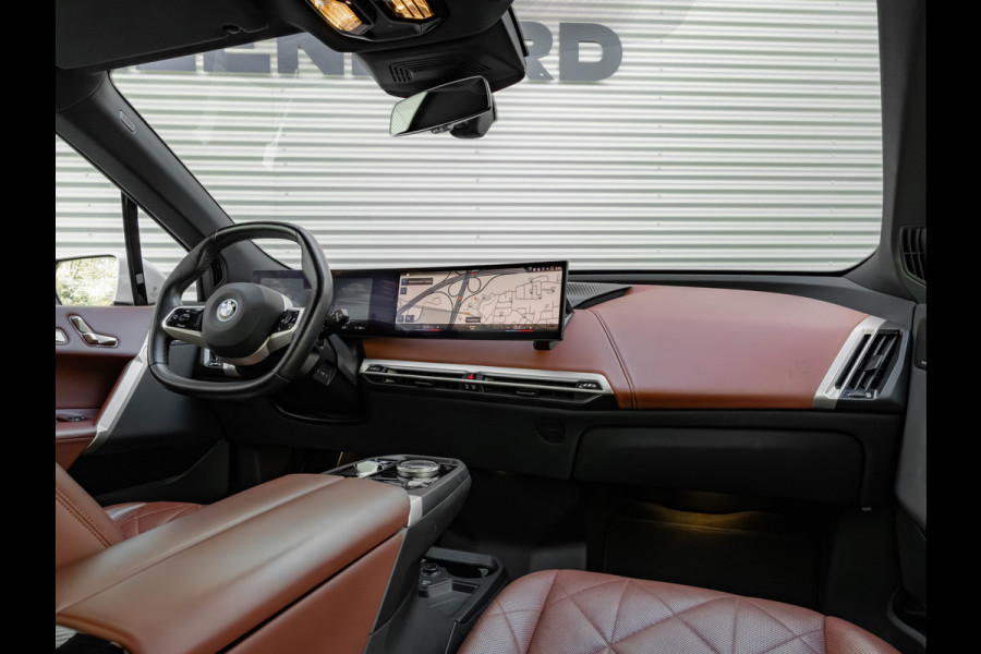 BMW iX xDrive50 - 112 kWh - Luchtvering - Active Steering - Driving Ass Prof