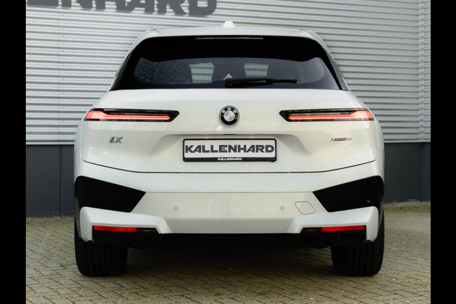 BMW iX xDrive50 - 112 kWh - Luchtvering - Active Steering - Driving Ass Prof