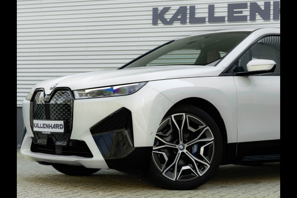BMW iX xDrive50 - 112 kWh - Luchtvering - Active Steering - Driving Ass Prof