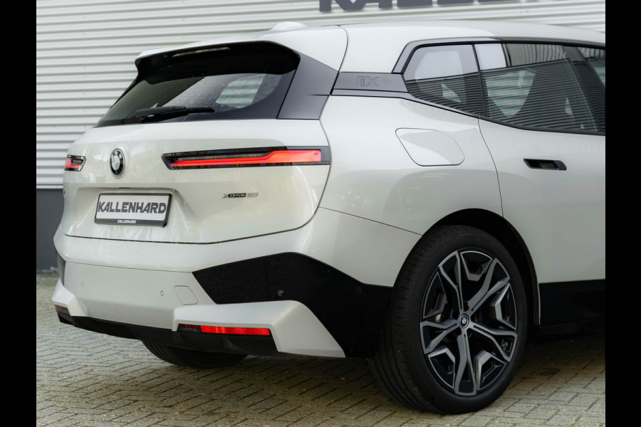 BMW iX xDrive50 - 112 kWh - Luchtvering - Active Steering - Driving Ass Prof