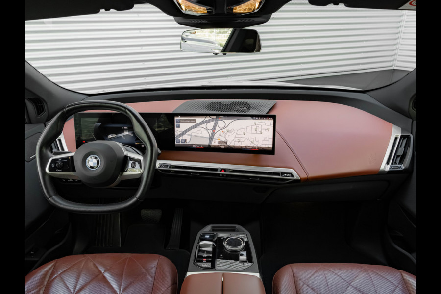 BMW iX xDrive50 - 112 kWh - Luchtvering - Active Steering - Driving Ass Prof
