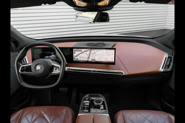 BMW iX xDrive50 - 112 kWh - Luchtvering - Active Steering - Driving Ass Prof