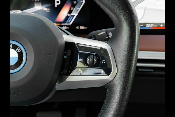BMW iX xDrive50 - 112 kWh - Luchtvering - Active Steering - Driving Ass Prof