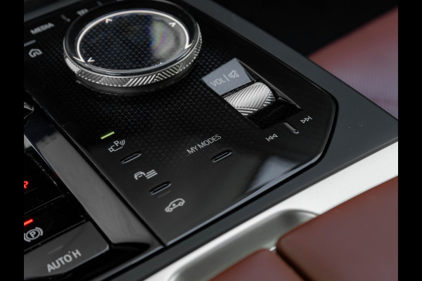 BMW iX xDrive50 - 112 kWh - Luchtvering - Active Steering - Driving Ass Prof