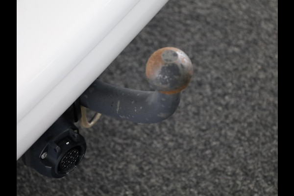 Volkswagen Transporter 2.0 TDI L2H3 28 Bulli 150 PK DSG (Automaat) | Dubbele cabine | Trekhaak | Parkeercamera |