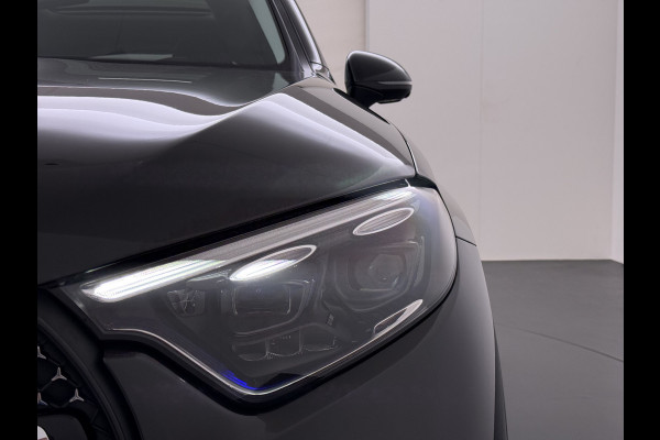 Mercedes-Benz GLC 400e 4Matic AMG 381pk // SoH 94,8% // Panorama dak // Trekhaak // Rijassistentiepakket // Distronic // 360 Camera // 20" AMG //