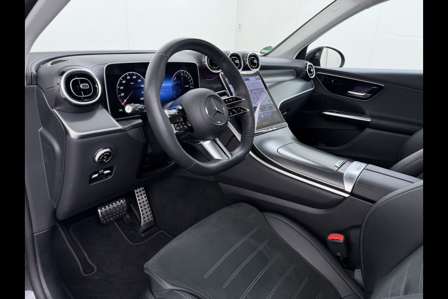 Mercedes-Benz GLC 400e 4Matic AMG 381pk // SoH 94,8% // Panorama dak // Trekhaak // Rijassistentiepakket // Distronic // 360 Camera // 20" AMG //