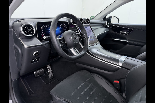 Mercedes-Benz GLC 400e 4Matic AMG 381pk // SoH 94,8% // Panorama dak // Trekhaak // Rijassistentiepakket // Distronic // 360 Camera // 20" AMG //