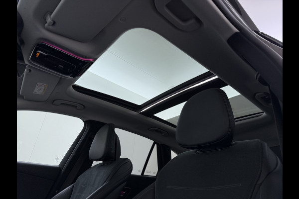 Mercedes-Benz GLC 400e 4Matic AMG 381pk // SoH 94,8% // Panorama dak // Trekhaak // Rijassistentiepakket // Distronic // 360 Camera // 20" AMG //