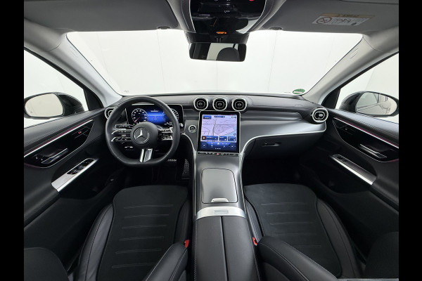 Mercedes-Benz GLC 400e 4Matic AMG 381pk // SoH 94,8% // Panorama dak // Trekhaak // Rijassistentiepakket // Distronic // 360 Camera // 20" AMG //