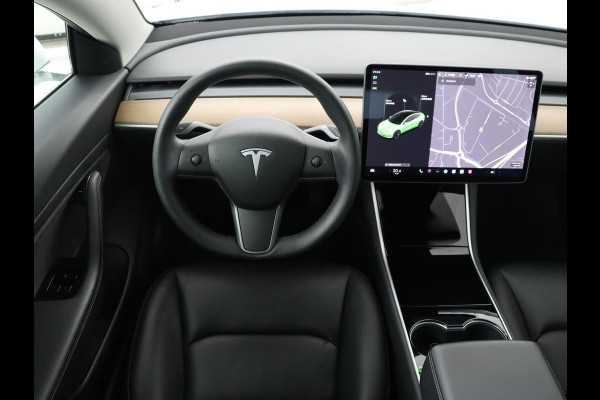 Tesla Model 3 Standard RWD Plus 60 kWh | SOH 87,7% | Autopilot | Trekhaak | Panoramadak | Leder | Stoelverwarming | Full LED | Camera | Navigatie | Keyless