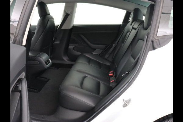 Tesla Model 3 Standard RWD Plus 60 kWh | SOH 87,7% | Autopilot | Trekhaak | Panoramadak | Leder | Stoelverwarming | Full LED | Camera | Navigatie | Keyless