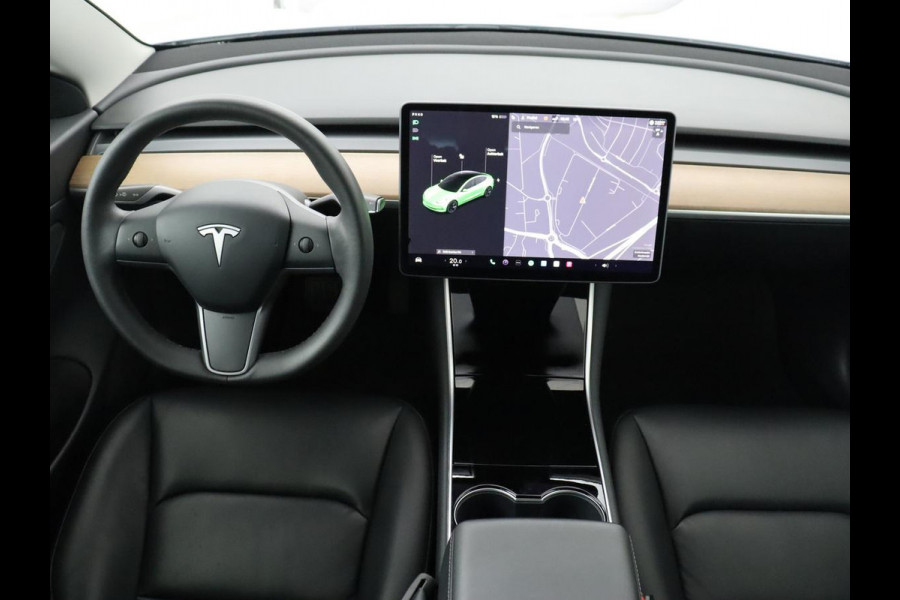 Tesla Model 3 Standard RWD Plus 60 kWh | SOH 87,7% | Autopilot | Trekhaak | Panoramadak | Leder | Stoelverwarming | Full LED | Camera | Navigatie | Keyless