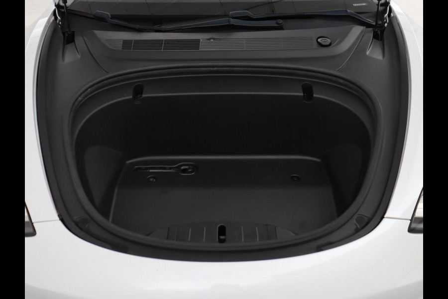 Tesla Model 3 Standard RWD Plus 60 kWh | SOH 87,7% | Autopilot | Trekhaak | Panoramadak | Leder | Stoelverwarming | Full LED | Camera | Navigatie | Keyless