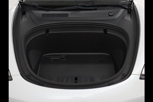 Tesla Model 3 Standard RWD Plus 60 kWh | SOH 87,7% | Autopilot | Trekhaak | Panoramadak | Leder | Stoelverwarming | Full LED | Camera | Navigatie | Keyless