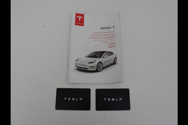 Tesla Model 3 Standard RWD Plus 60 kWh | SOH 87,7% | Autopilot | Trekhaak | Panoramadak | Leder | Stoelverwarming | Full LED | Camera | Navigatie | Keyless