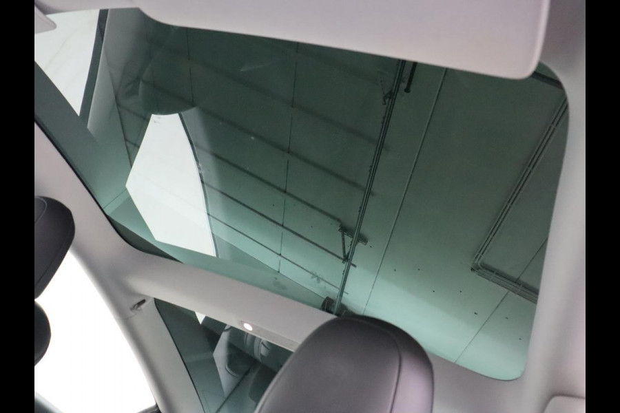 Tesla Model 3 Standard RWD Plus 60 kWh | SOH 87,7% | Autopilot | Trekhaak | Panoramadak | Leder | Stoelverwarming | Full LED | Camera | Navigatie | Keyless