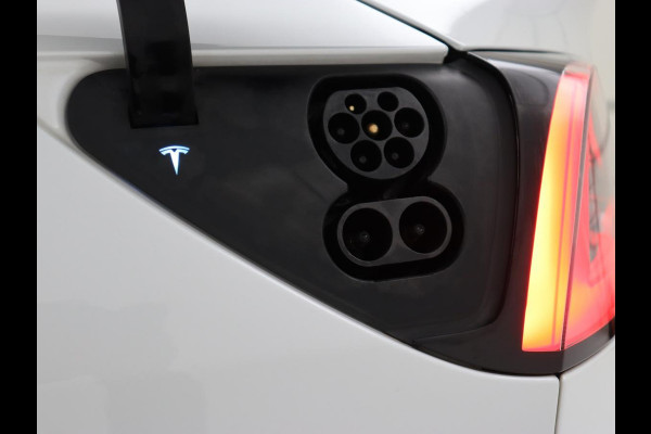 Tesla Model 3 Standard RWD Plus 60 kWh | SOH 87,7% | Autopilot | Trekhaak | Panoramadak | Leder | Stoelverwarming | Full LED | Camera | Navigatie | Keyless
