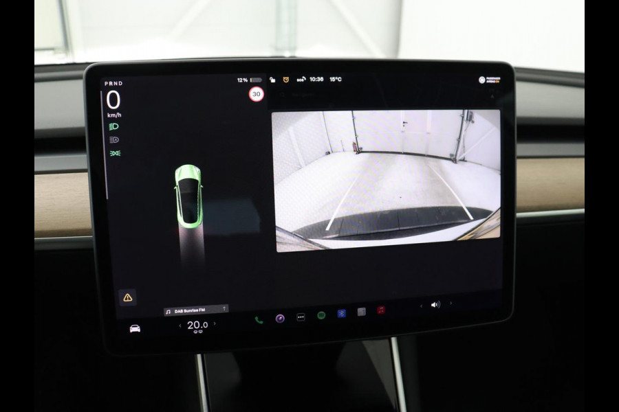 Tesla Model 3 Standard RWD Plus 60 kWh | SOH 87,7% | Autopilot | Trekhaak | Panoramadak | Leder | Stoelverwarming | Full LED | Camera | Navigatie | Keyless