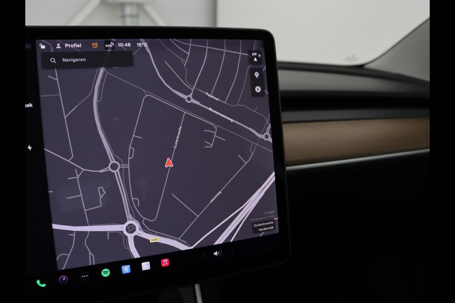 Tesla Model 3 Standard RWD Plus 60 kWh | SOH 87,7% | Autopilot | Trekhaak | Panoramadak | Leder | Stoelverwarming | Full LED | Camera | Navigatie | Keyless
