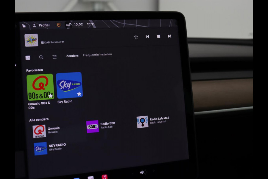 Tesla Model 3 Standard RWD Plus 60 kWh | SOH 87,7% | Autopilot | Trekhaak | Panoramadak | Leder | Stoelverwarming | Full LED | Camera | Navigatie | Keyless