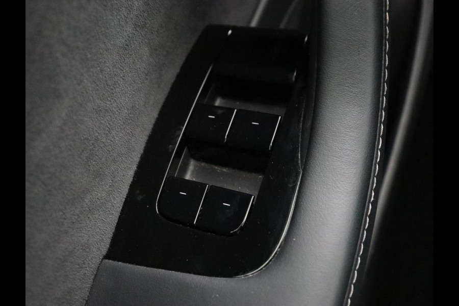 Tesla Model 3 Standard RWD Plus 60 kWh | SOH 87,7% | Autopilot | Trekhaak | Panoramadak | Leder | Stoelverwarming | Full LED | Camera | Navigatie | Keyless