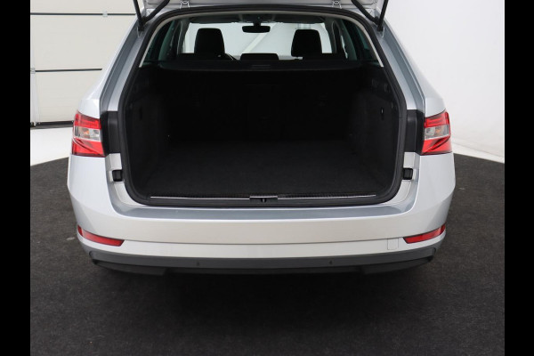 Škoda Superb 1.4 TSI iV Business Edition | SOH 87,2% | Camera | Carplay | Full LED | Digital Cockpit | Navigatie | Climate control | Cruise control | Bluetooth | Parkeerhulp | PHEV | Plug In