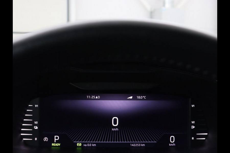 Škoda Superb 1.4 TSI iV Business Edition | SOH 87,2% | Camera | Carplay | Full LED | Digital Cockpit | Navigatie | Climate control | Cruise control | Bluetooth | Parkeerhulp | PHEV | Plug In