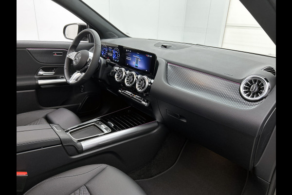 Mercedes-Benz EQA 250+ Business Solution Luxury 71 kWh | Trekhaak | Sierdelen in Star Pattern | Warmtewerend, donkergetint glas | Smartphone integratie | Panoramaschuifdak | 18 inch multispaakse lichtmetalen velgen |