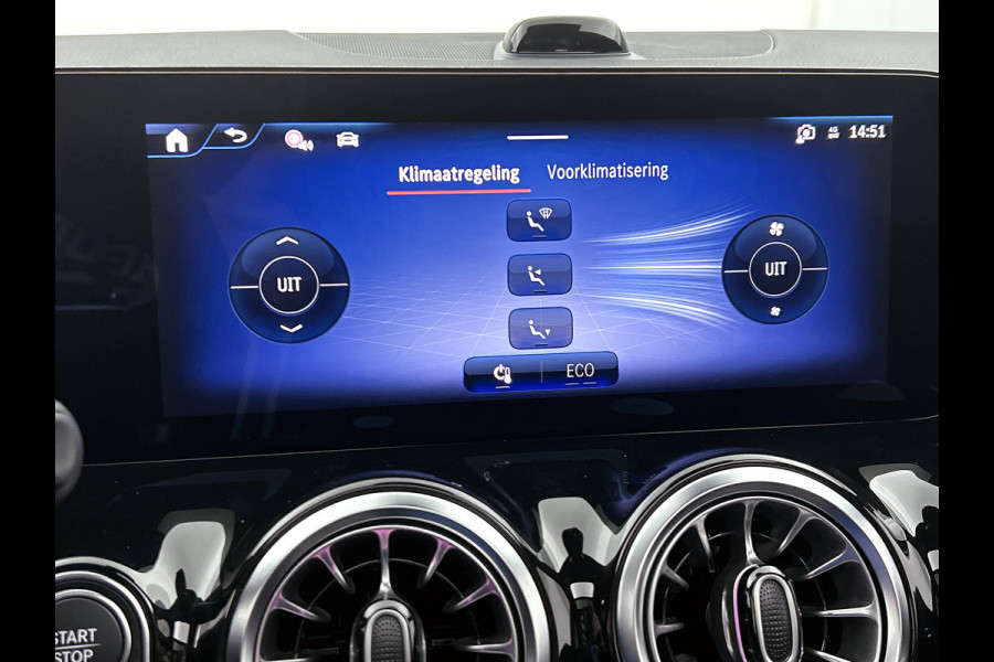 Mercedes-Benz EQA 250+ Business Solution Luxury 71 kWh | Trekhaak | Sierdelen in Star Pattern | Warmtewerend, donkergetint glas | Smartphone integratie | Panoramaschuifdak | 18 inch multispaakse lichtmetalen velgen |