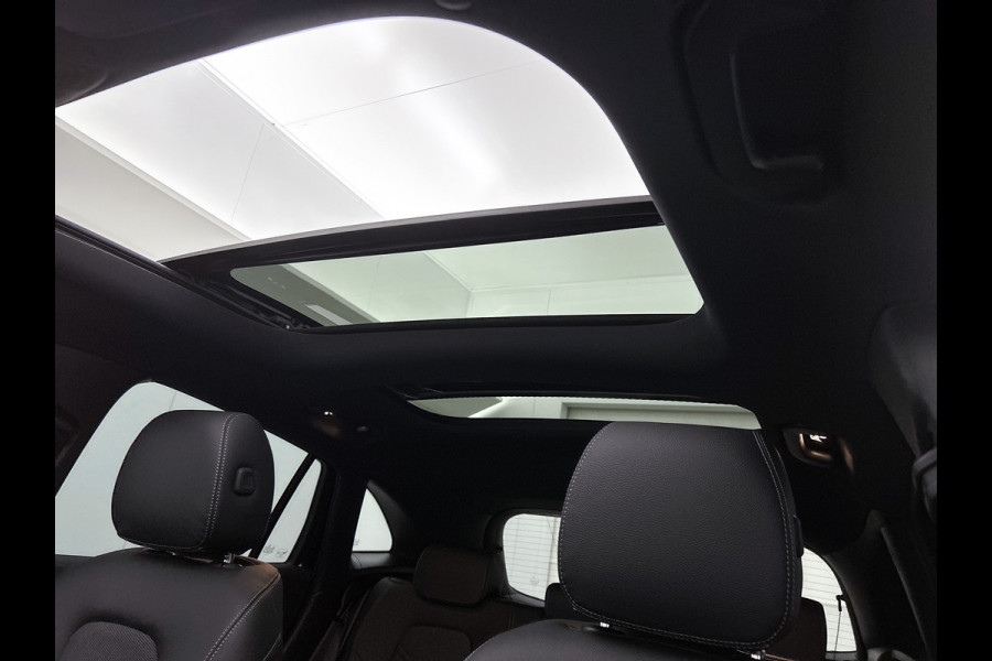 Mercedes-Benz EQA 250+ Business Solution Luxury 71 kWh | Trekhaak | Sierdelen in Star Pattern | Warmtewerend, donkergetint glas | Smartphone integratie | Panoramaschuifdak | 18 inch multispaakse lichtmetalen velgen |