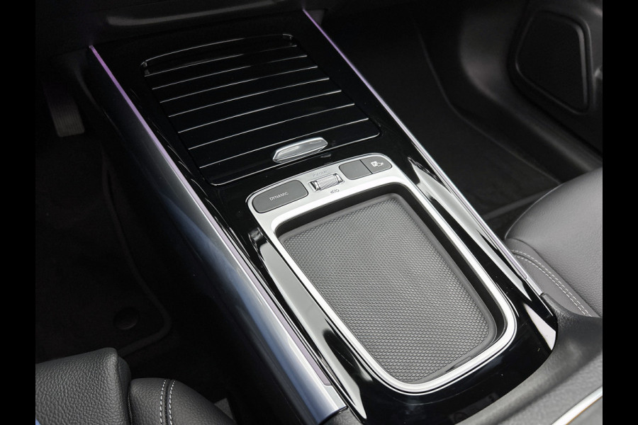 Mercedes-Benz EQA 250+ Business Solution Luxury 71 kWh | Trekhaak | Sierdelen in Star Pattern | Warmtewerend, donkergetint glas | Smartphone integratie | Panoramaschuifdak | 18 inch multispaakse lichtmetalen velgen |