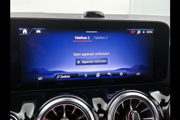 Mercedes-Benz EQA 250+ Business Solution Luxury 71 kWh | Trekhaak | Sierdelen in Star Pattern | Warmtewerend, donkergetint glas | Smartphone integratie | Panoramaschuifdak | 18 inch multispaakse lichtmetalen velgen |