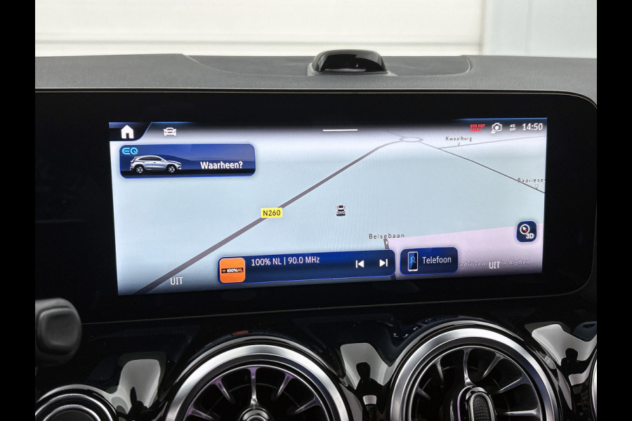 Mercedes-Benz EQA 250+ Business Solution Luxury 71 kWh | Trekhaak | Sierdelen in Star Pattern | Warmtewerend, donkergetint glas | Smartphone integratie | Panoramaschuifdak | 18 inch multispaakse lichtmetalen velgen |
