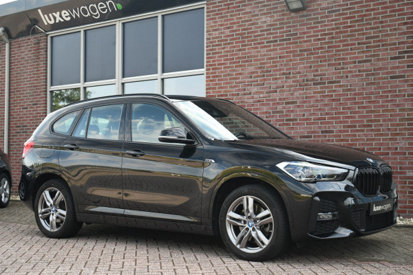 BMW X1 xDrive25e 220pk M-Sport Leder Stuurverw LED El-klep DAB BTW-auto!
