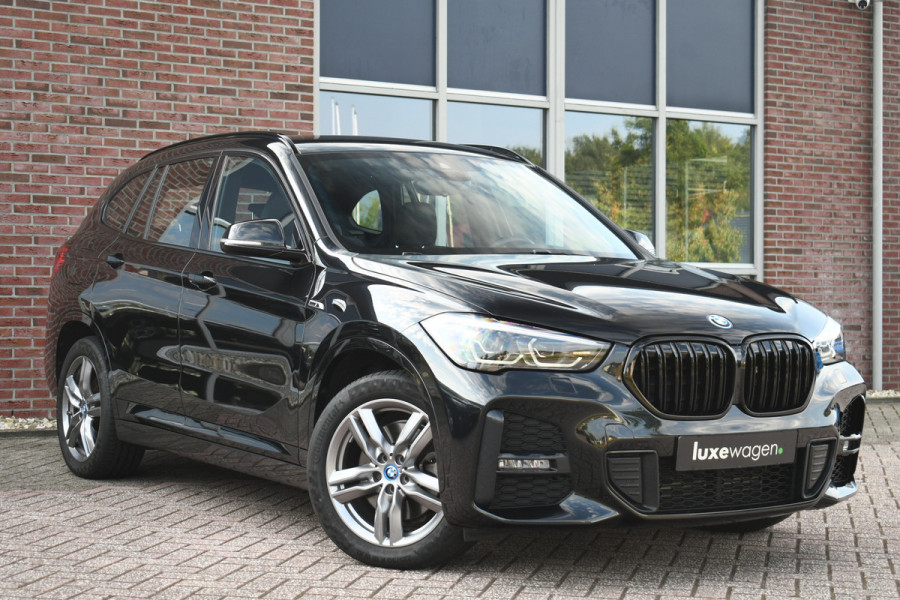 BMW X1 xDrive25e 220pk M-Sport Leder Stuurverw LED El-klep DAB BTW-auto!