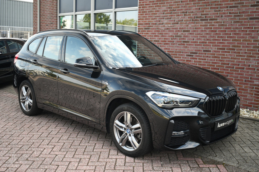 BMW X1 xDrive25e 220pk M-Sport Leder Stuurverw LED El-klep DAB BTW-auto!