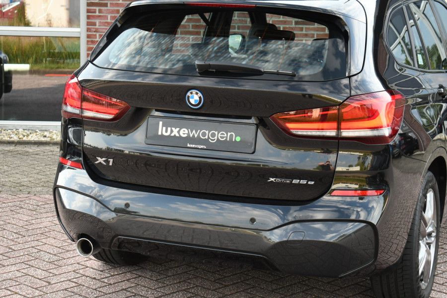 BMW X1 xDrive25e 220pk M-Sport Leder Stuurverw LED El-klep DAB BTW-auto!