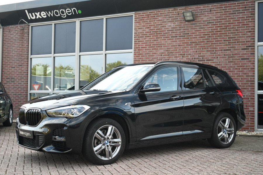 BMW X1 xDrive25e 220pk M-Sport Leder Stuurverw LED El-klep DAB BTW-auto!