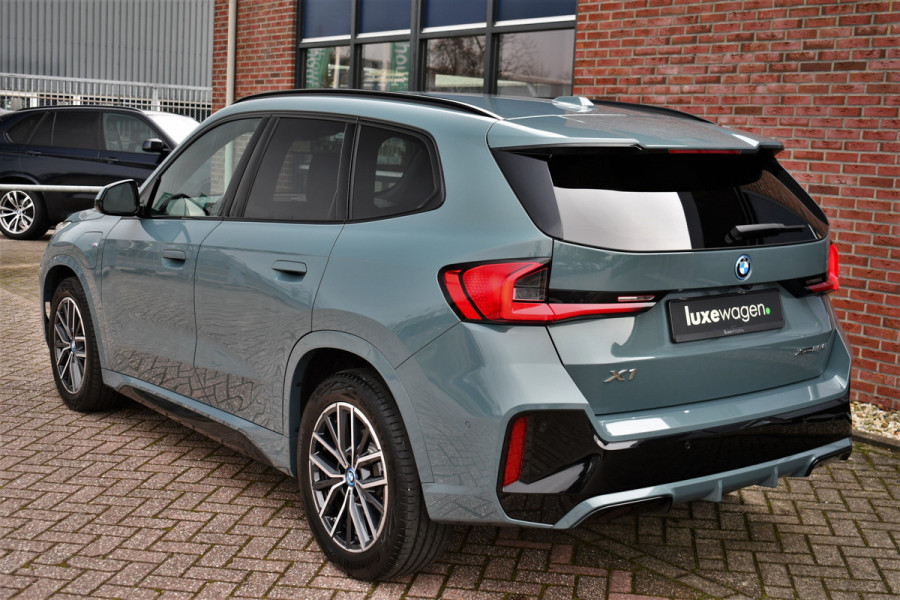 BMW X1 xDrive25e M-Sport Premium 18inch Leder Camera ACC-voorbereiding