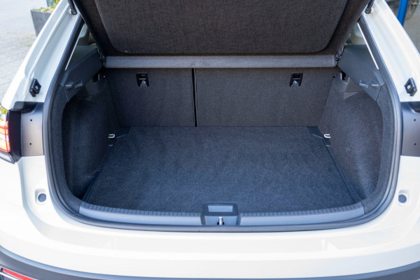 Volkswagen Taigo 1.0 TSI Life Business|Prijs rijklaar incl 12 mnd garantie| Stoelverwarming PDC Camera DAB LMV Trekhaak