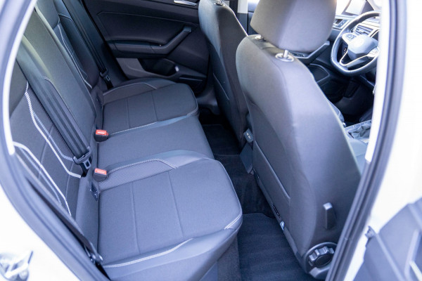 Volkswagen Taigo 1.0 TSI Life Business|Prijs rijklaar incl 12 mnd garantie| Stoelverwarming PDC Camera DAB LMV Trekhaak