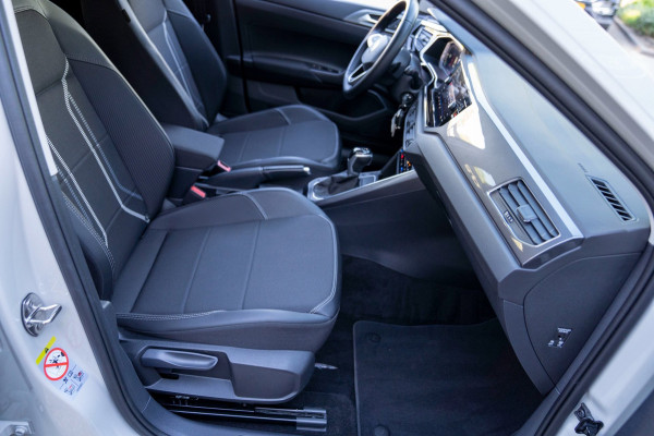 Volkswagen Taigo 1.0 TSI Life Business|Prijs rijklaar incl 12 mnd garantie| Stoelverwarming PDC Camera DAB LMV Trekhaak