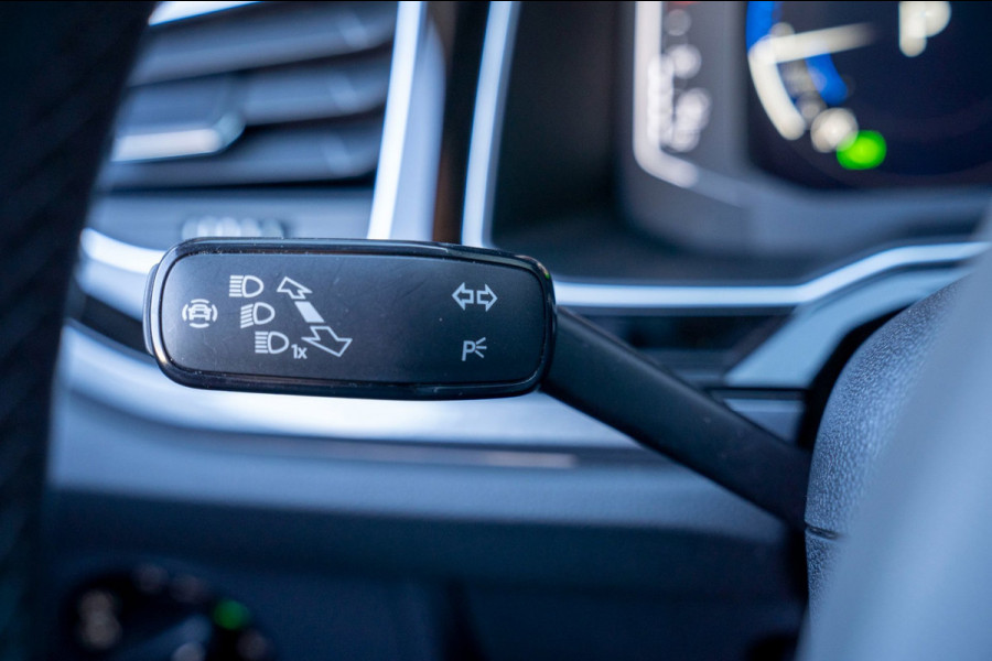 Volkswagen Taigo 1.0 TSI Life Business|Prijs rijklaar incl 12 mnd garantie| Stoelverwarming PDC Camera DAB LMV Trekhaak