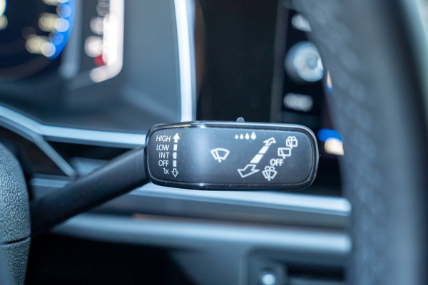 Volkswagen Taigo 1.0 TSI Life Business|Prijs rijklaar incl 12 mnd garantie| Stoelverwarming PDC Camera DAB LMV Trekhaak