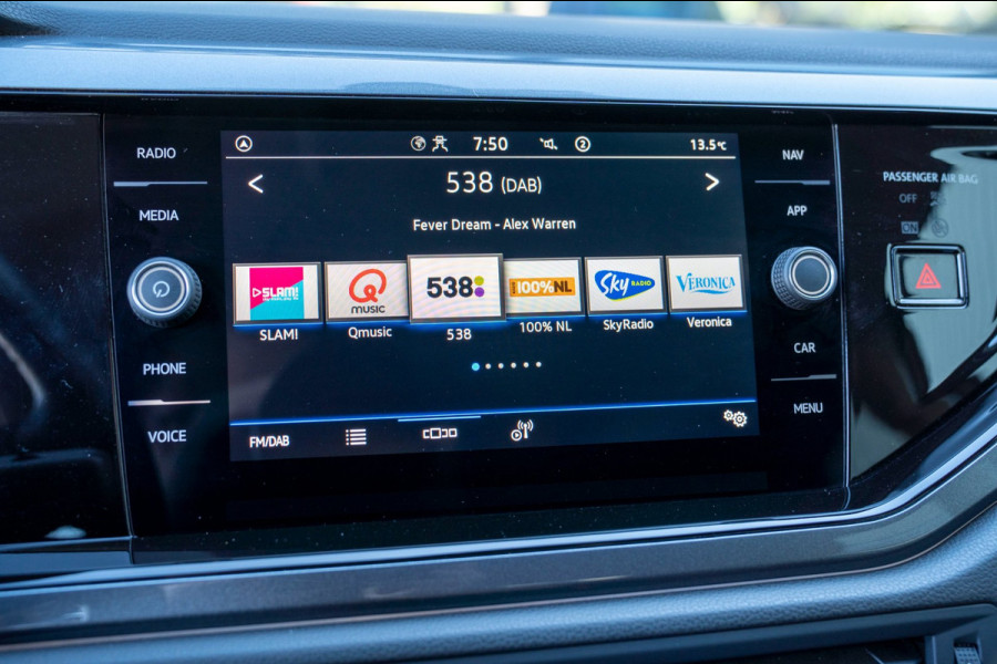 Volkswagen Taigo 1.0 TSI Life Business|Prijs rijklaar incl 12 mnd garantie| Stoelverwarming PDC Camera DAB LMV Trekhaak