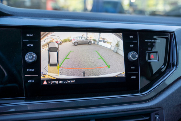 Volkswagen Taigo 1.0 TSI Life Business|Prijs rijklaar incl 12 mnd garantie| Stoelverwarming PDC Camera DAB LMV Trekhaak