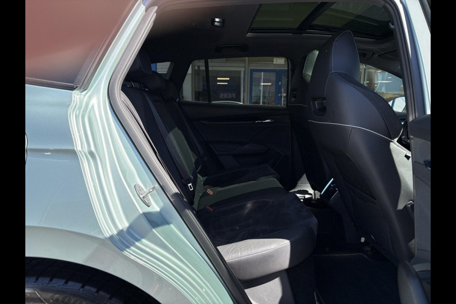 Škoda ENYAQ iV 80 Sportline | Panoramadak | Wegklapbare Trekhaak | Achteruitrijcamera | 21 Inch |
